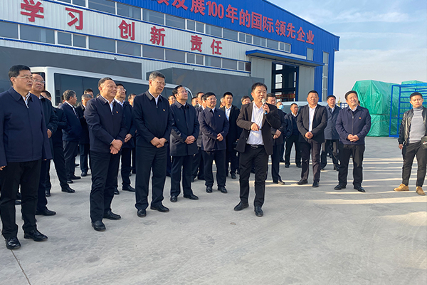 赤峰市黨政考察團蒞臨遼寧一諾環境產業集團男女做爰视频在线观看网站進行參觀考察